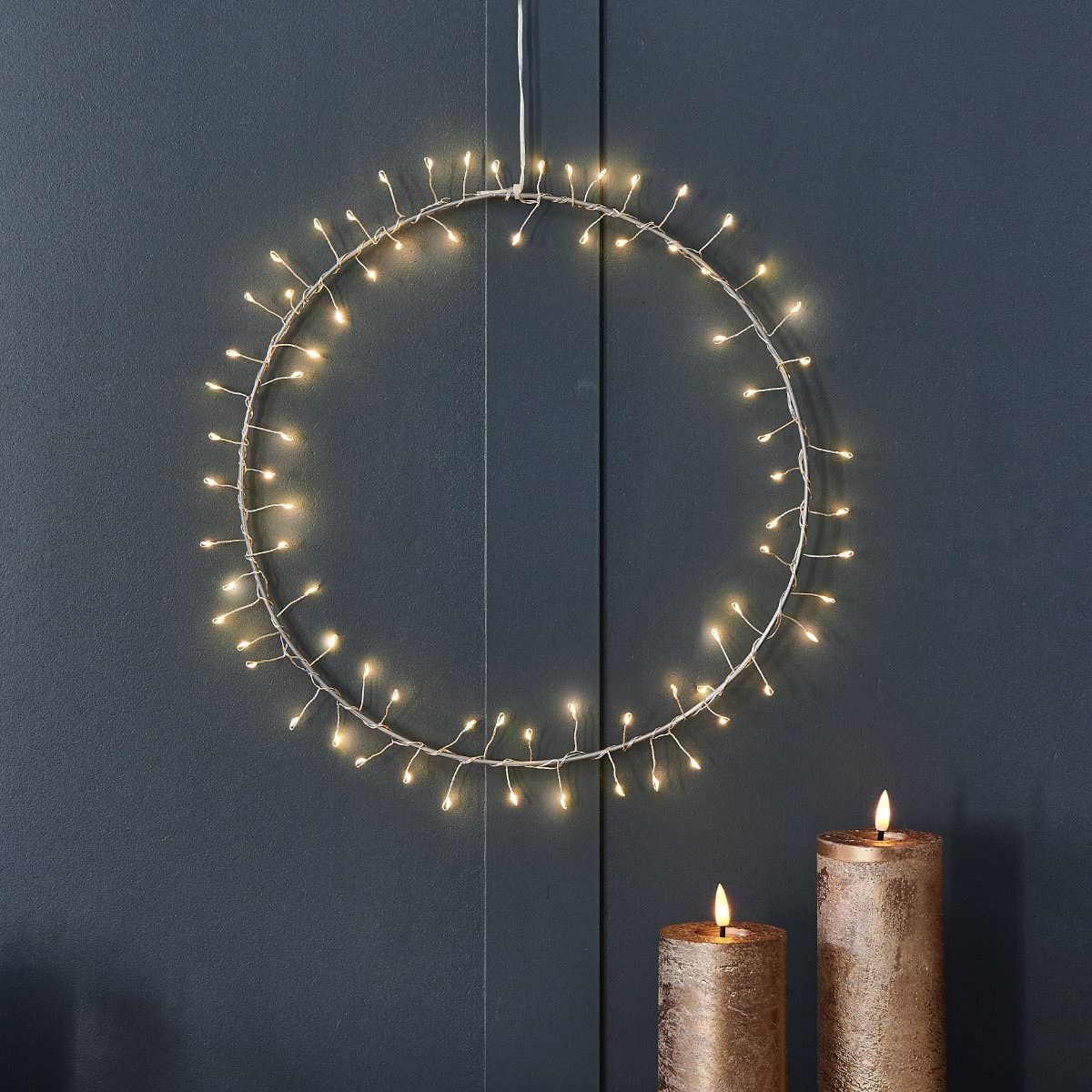 Hanging Aurora: Gold