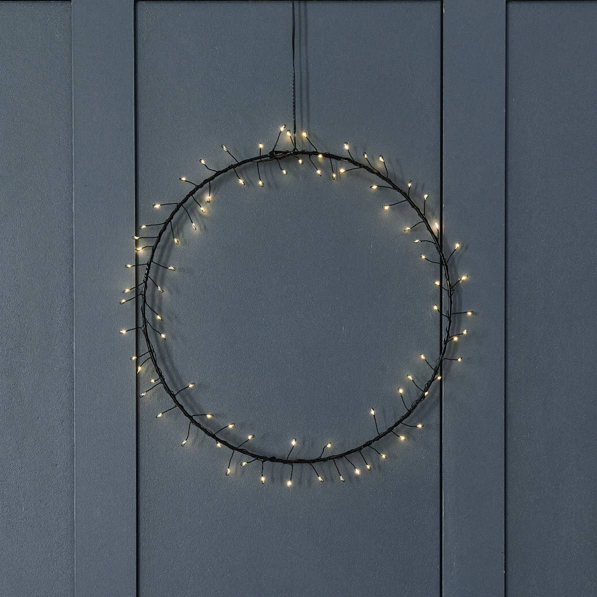 Hanging Aurora: Gold